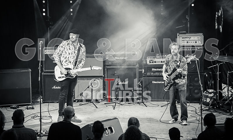 The Robert J Hunter Band-306 - THE ROBERT J HUNTER BAND