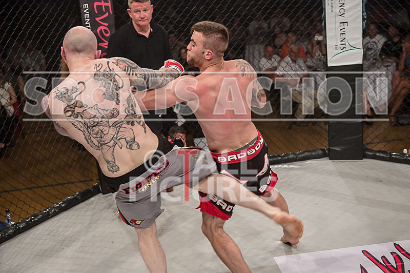 Josh Ozanne v Andrew Reid-46 - BOUT 15