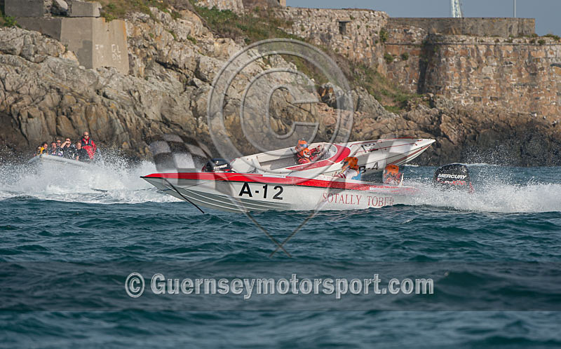 Worlds Powerboats_2014_Race-2-158 - UIM CLASS 3A & 3B WORLD OFFSHORE CHAMPIONSHIP_RACE-2