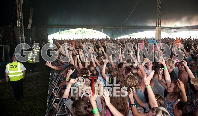 Guernsey Festival Scene-28 - THE GUERNSEY FESTIVAL ATMOSPHERE AND SCENE