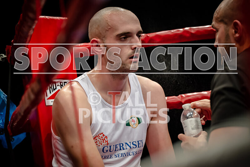 BOUT 9- Cameron Hards v Alex Sanderson-35 - BOUT 9: Cameron Hards v Alex Sanderson