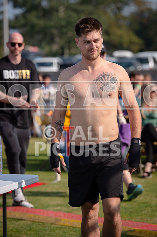 BOUT 3 - Josh -All the Way- Gray v Ed -No Fear- Sebire-3 - BOUT 3 - Josh 'All the Way' Gray v Ed 'No Fear' Sebire