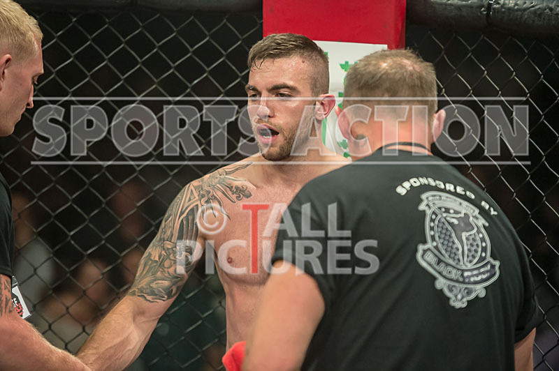 Josh Ozanne v Andrew Reid-49 - BOUT 15