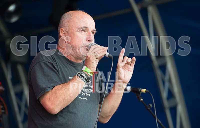 Attila the Stock Broker-42 - ATTILA THE STOKEBROKER'S BARNSTORMERS