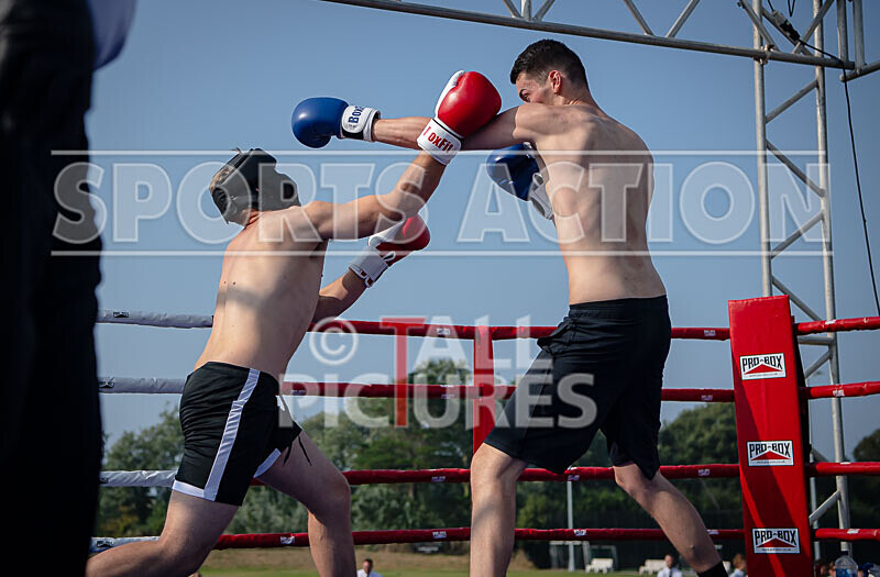 BOUT 4 - Alex -Quarter Pounder- Finer v Chris -Granite- Gavey-11 - BOUT 4 - Alex 'Quarter Pounder' Finer v Chris 'Granite' Gavey