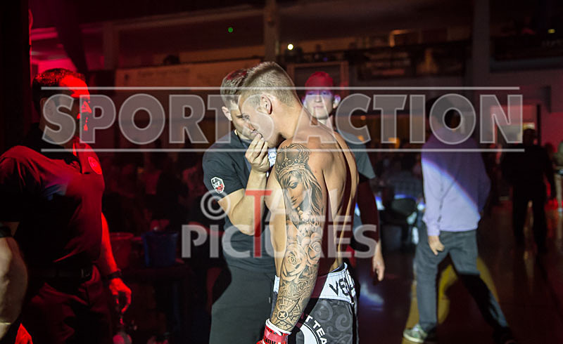 James Mapley v Chris Burton-3 - BOUT 14