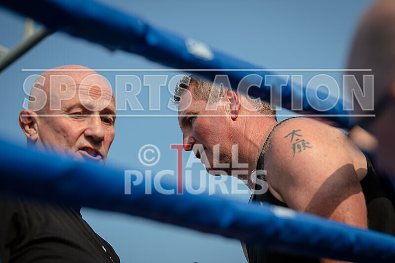 BOUT 8 - Roland -the Doc- Archer v -Dangerous- Trevor Morris-25 - BOUT 8 - Roland 'the Doc' Archer v 'Dangerous' Trevor Morris