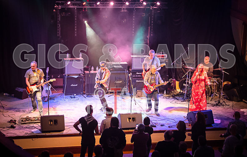 The Sacred Hearts-42 - THE SACRED HEARTS