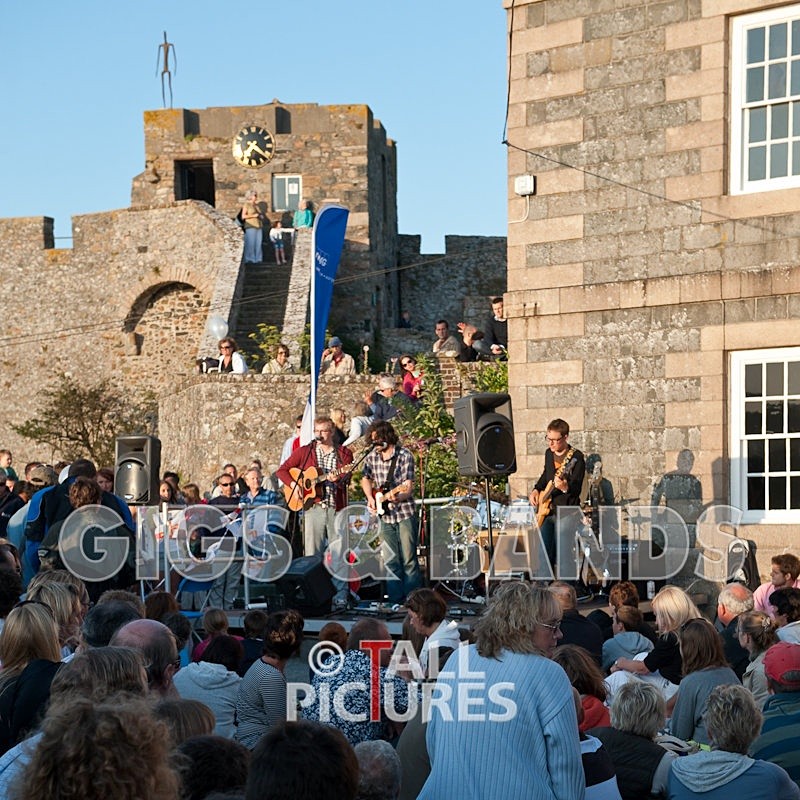 Castle Music-13 - CASTLE CORNET MUSIC NIGHTS 2009
