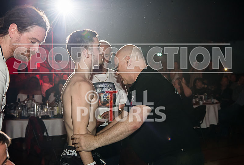 Sean Revie v Aaron Slattery-3 - BOUT-8 Sean Revie v Aaron Slattery