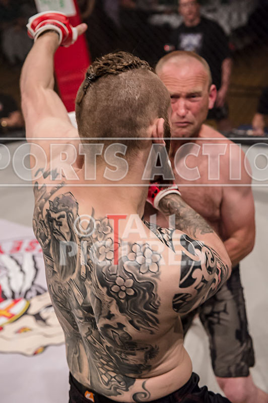 Shane Bentley v Jesse James-14 - BOUT 12