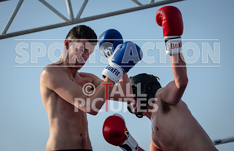 BOUT 4 - Alex -Quarter Pounder- Finer v Chris -Granite- Gavey-24 - BOUT 4 - Alex 'Quarter Pounder' Finer v Chris 'Granite' Gavey