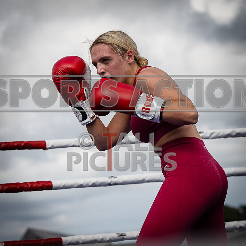 BOUT 5- Leonie Chardonnay Pike v Ellie Rocky Robinson-42 - BOUT 5- Leonie 'Chardonnay' Pike v Ellie 'Rocky' Robinson