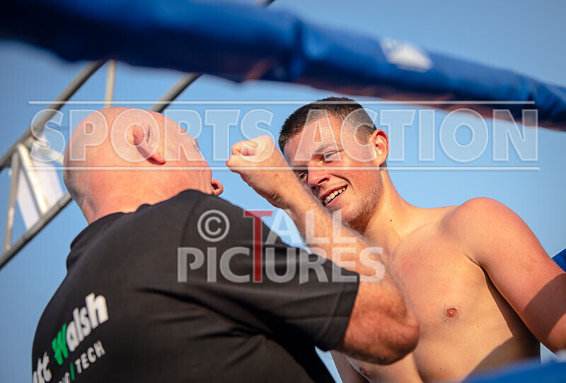 BOUT 10 - Myles -Dangerous- Duquemin v Jordan -the Rookie- Redwood-13 - BOUT 10 - Myles 'Dangerous' Duquemin v Jordan 'the Rookie' Redwood