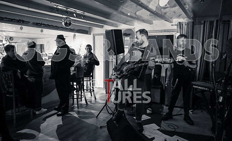 Thee Jenerators-414 - THEE JENERATORS