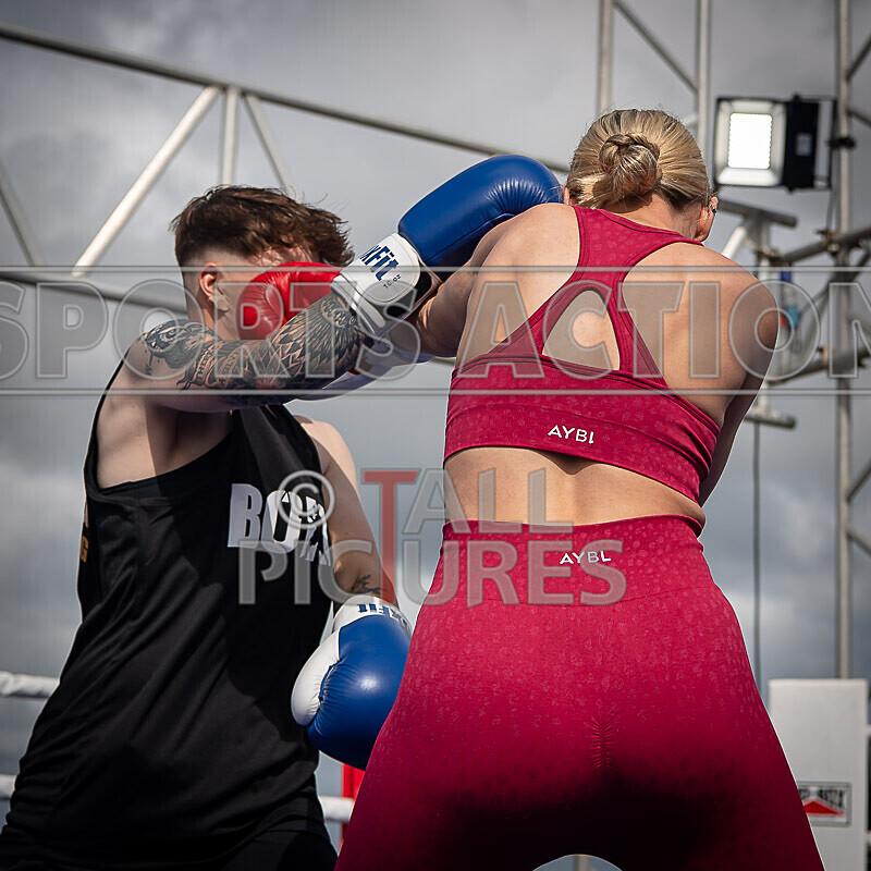 BOUT 5- Leonie Chardonnay Pike v Ellie Rocky Robinson-14 - BOUT 5- Leonie 'Chardonnay' Pike v Ellie 'Rocky' Robinson