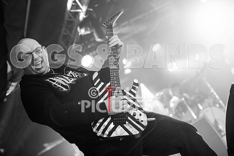 Big Machine_Chaos8-23 - BIG MACHINE