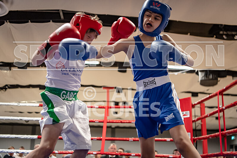 BOUT 1 - Liam Duff v Oliver McKenzie-25 - BOUT 1 - Liam Duff v Oliver McKenzie