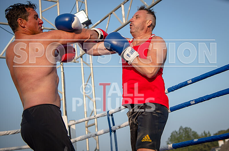 BOUT 11 - Rolo -9 and a Half Digits De Saumarez v Darren -the Executio - BOUT 11 - Rollo '9 and a Half Digits' De Saumarez v Darren 'the Executioner' Etasse