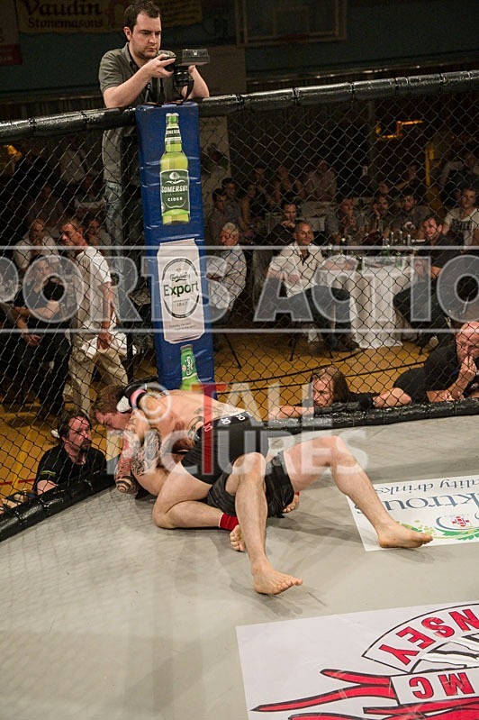 Lock-in Guernsey_2013_Bout-15-14 - BOUT-15