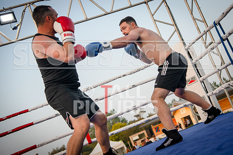 BOUT 15 - Alec -the Bomber- Bailey v Owen Poynder-19 - BOUT 15 - Alec 'the Bomber' Bailey v Owen Poynder