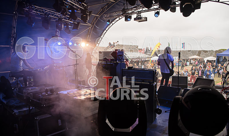 She Drew the Gun-14 - SHE DREW THE GUN