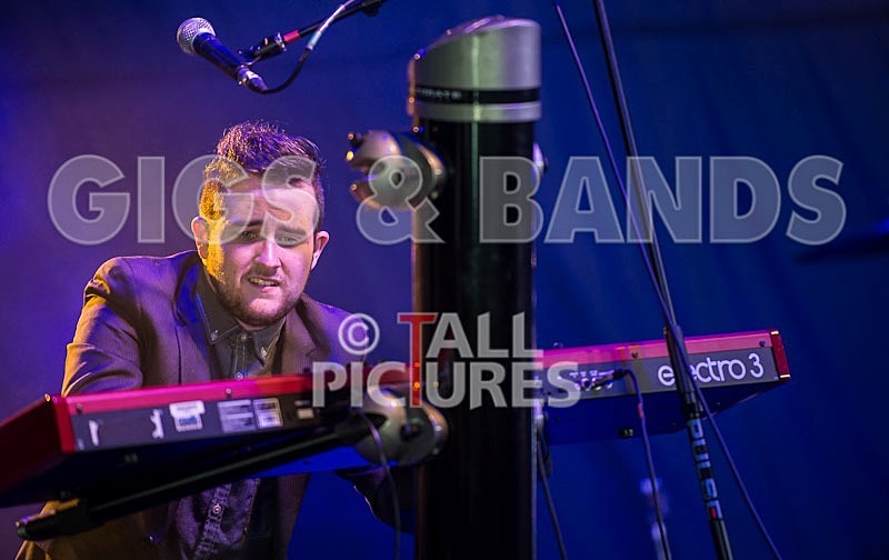 Raising Maisie-4 - RAISING MAISIE