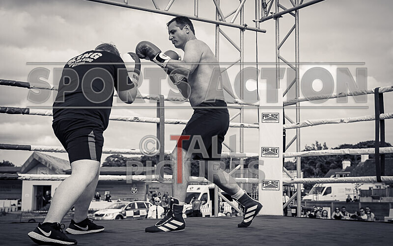BOUT 4- Rollo 9 and a Half Digits v Tony Foxey Fox-46 - BOUT 4- Rollo '9 and a Half Digits' v Tony 'Foxey' Fox