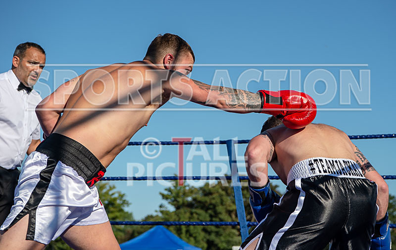 BOUT-3- Simon The Machine March v Rob The Brutal Brehaut-24 - BOUT-3 Simon 'The Machine' March v Rob 'The Brutal' Brehaut