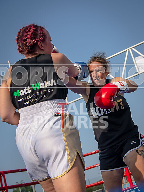 BOUT 5 - Emma -the Mentalist- Martin v Katie -the Lioness- Le Tissier- - BOUT 5 - Emma 'the Mentalist' Martin v Katie 'the Lioness' Le Tissier