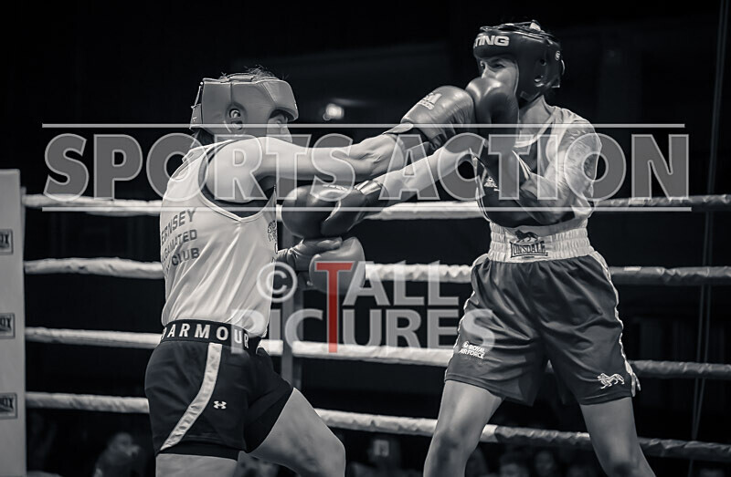 BOUT 6- Emma Martin v Stephanie Adlington-27 - BOUT 6: Emma Martin v Stephanie Adlington