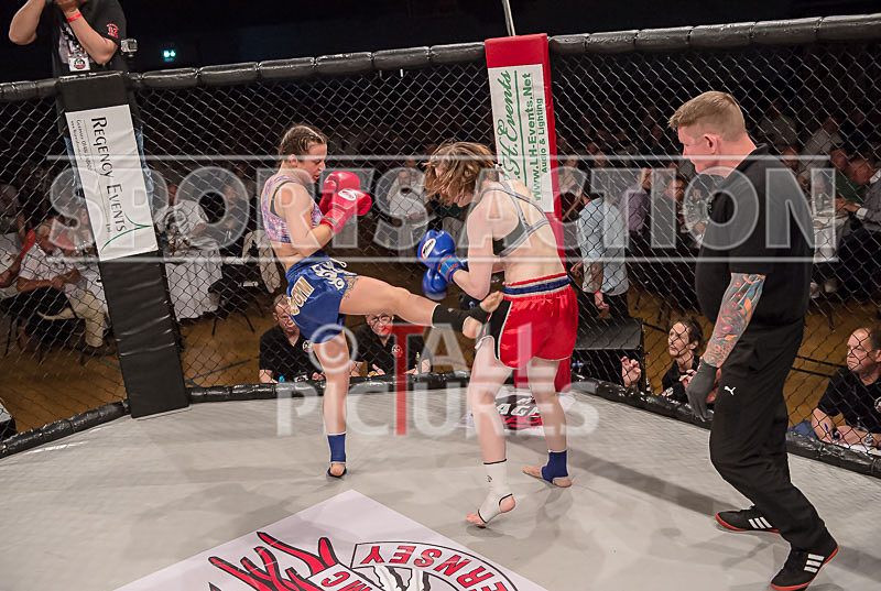 Stephanie Douglas v Lauren Sillence-33 - BOUT 6