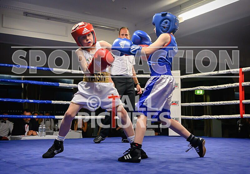 BOUT- 2 - Leon Watson v Callum Cain-7 - BOUT 2 - Leon Watson v Callum Cain