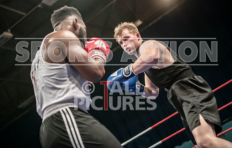 BOUT-10_Obile Botchway v Miles Horn-19 - BOUT-10_Obile Botchway v Miles Horn