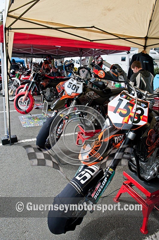 Hill Scene_2010-1 - BIKES 2010-05-03