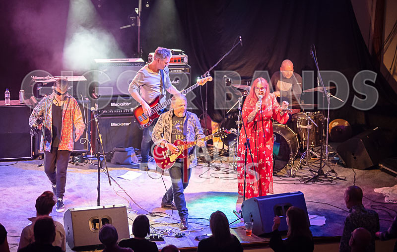 The Sacred Hearts-3 - THE SACRED HEARTS