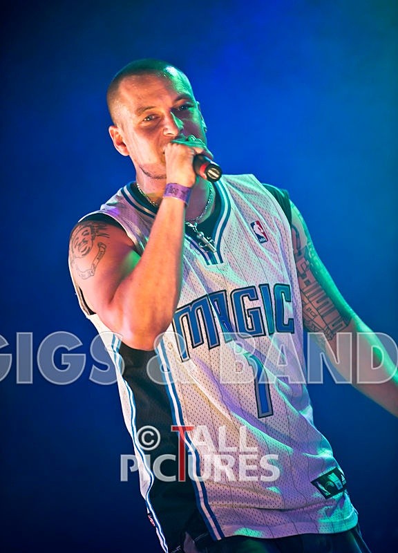 Asylum Seekas-2 - ASYLUM SEEKAS AT IVY CASTLE