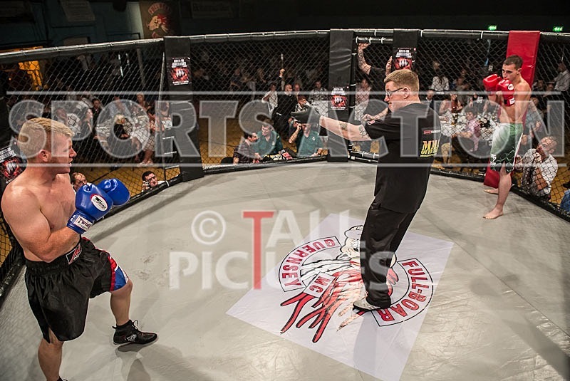 Cage Fighting_2012_Bout 2-3 - BOUT-2