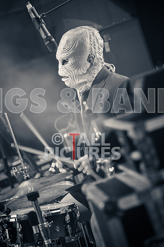 The Bensons-31 - THE BENSONS