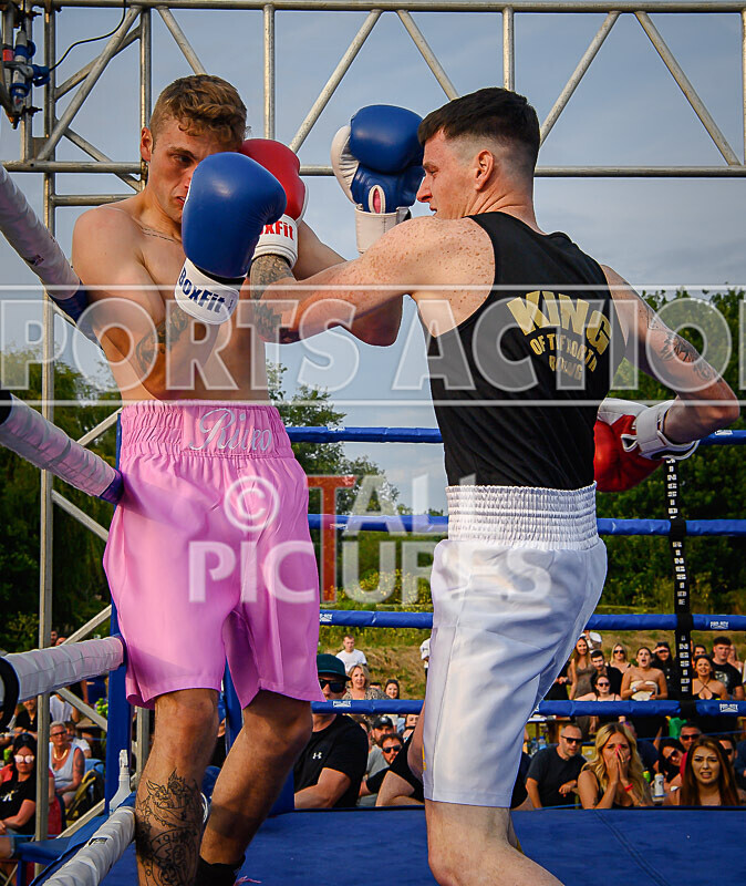BOUT 11 - Raging Bull Jay Rive v Reece the Bomber Blondel-17 - BOUT 11 - 'Raging Bull' Jay Rive v Reece 'the Bomber' Blondel