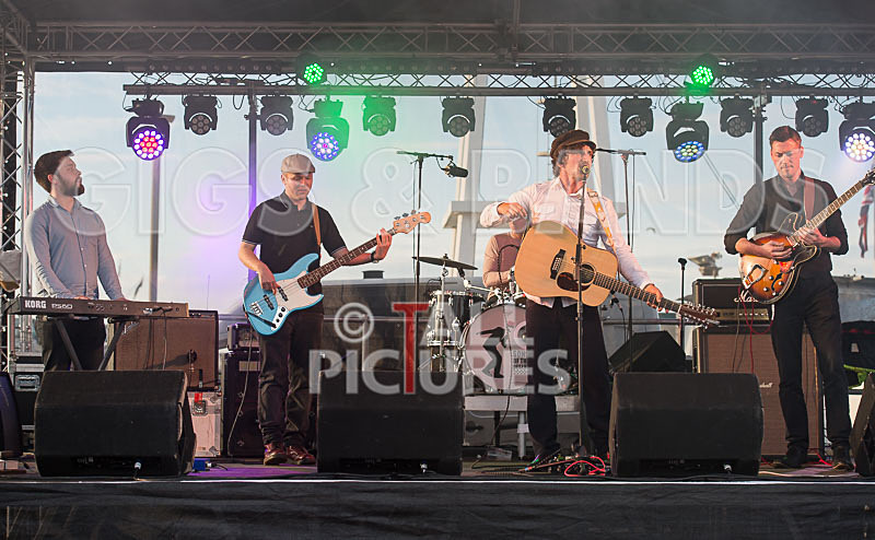 The Secret Smiles-41 - THE SECRET SMILES