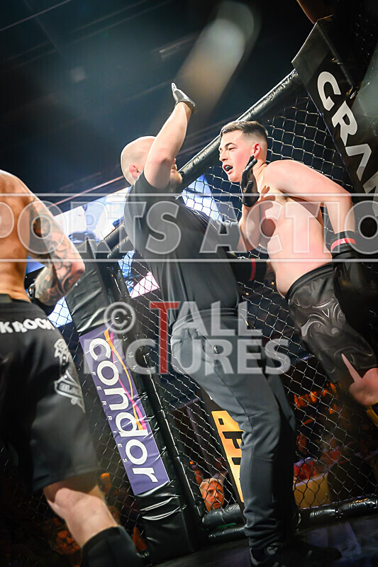 BOUT- 4 - Clayton Taylor v Alex Atkinson-39 - BOUT 4 - Clayton Taylor v Alex Atkinson