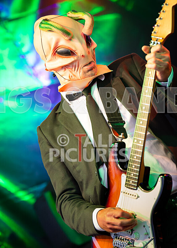 The Bensons-14 - THE BENSONS