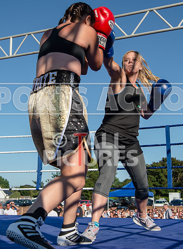 BOUT-2- Georgie The Cyclone Smith v Kayleigh White-5 - BOUT-2 Georgie 'The Cyclone' Smith v Kayleigh White
