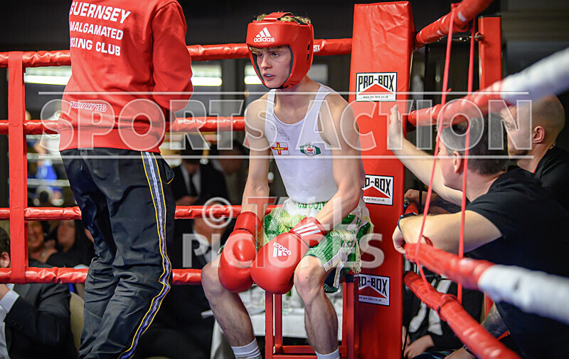 BOUT 3- Arnie Watson v Arthur Tipping-35 - BOUT 3 - Arnie Watson v Arthur Tipping