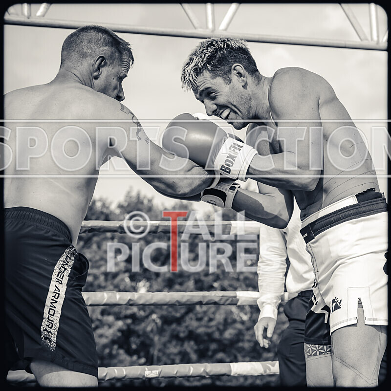 BOUT 7 - Luke Graham v Jan the Dutch Destroyer Dame-13 - BOUT 7 - Luke Graham v Jan 'the Dutch Destroyer' Dame