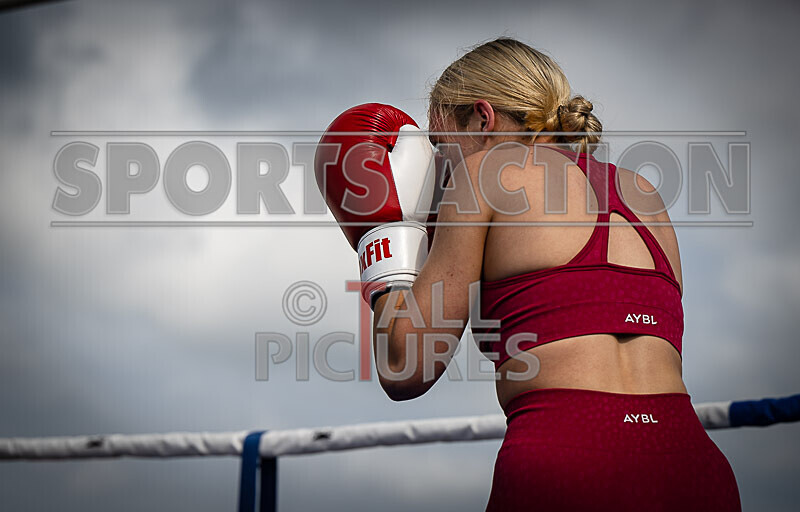 BOUT 5- Leonie Chardonnay Pike v Ellie Rocky Robinson-15 - BOUT 5- Leonie 'Chardonnay' Pike v Ellie 'Rocky' Robinson