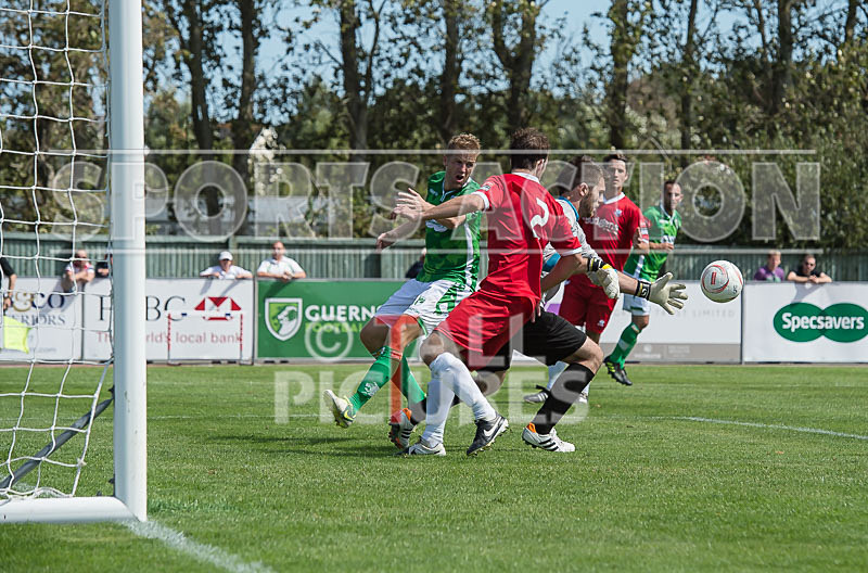 Guernsey FC v Whitstable Town-59 - GUERNSEY FC v WHITSTABLE TOWN