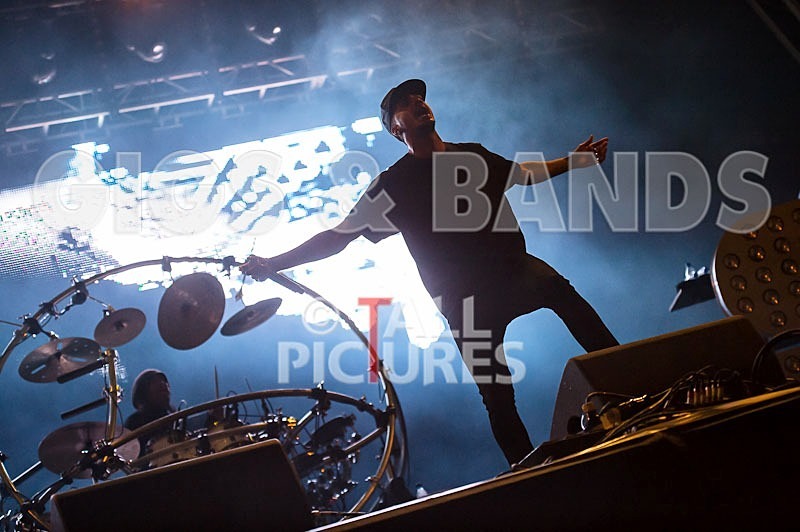 Chase Status-47 - CHASE & STATUS