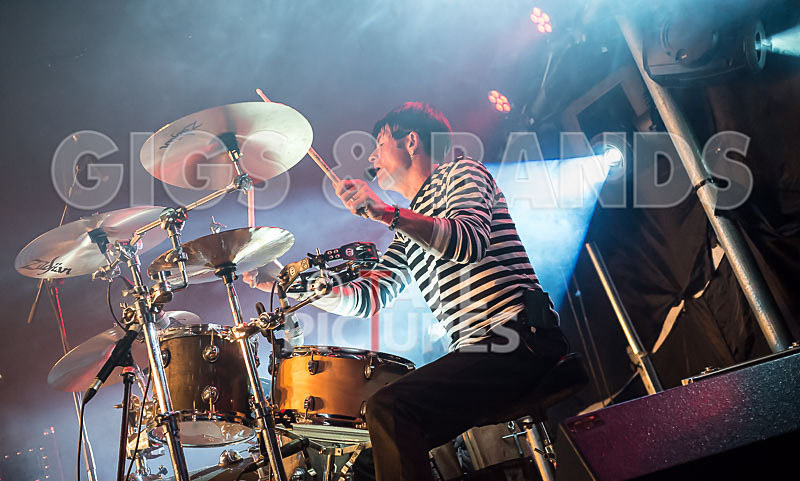 The Electric Shakes-106 - THE ELECTRIC SHAKES